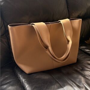 Freja Lafayette Tote in Taupe